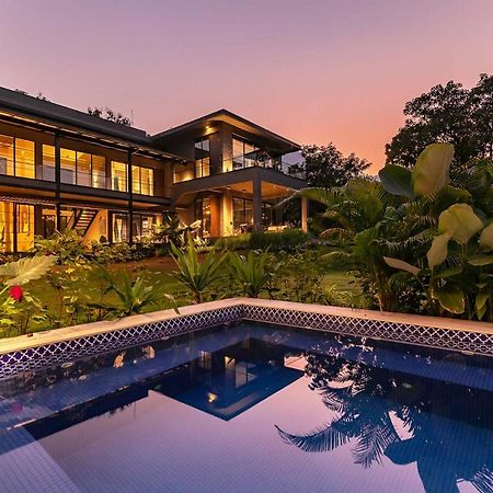 Stayvista At The Charcoal Villa Luxury Collection 阿里巴格 外观 照片