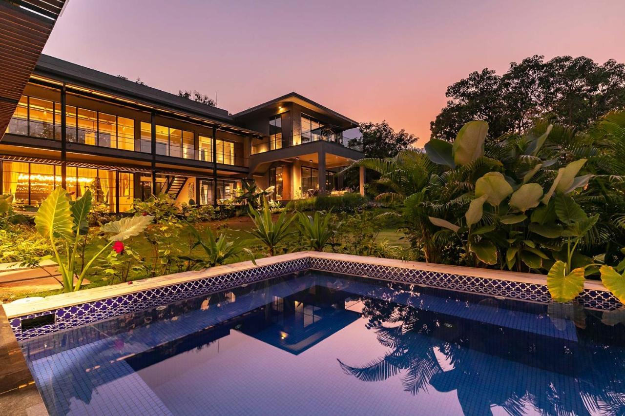 Stayvista At The Charcoal Villa Luxury Collection 阿里巴格 外观 照片