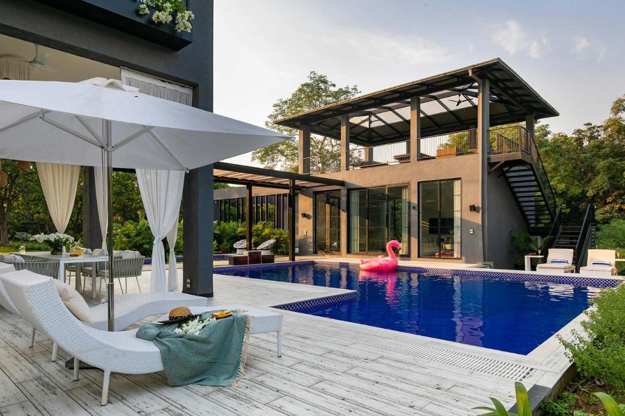 Stayvista At The Charcoal Villa Luxury Collection 阿里巴格 外观 照片