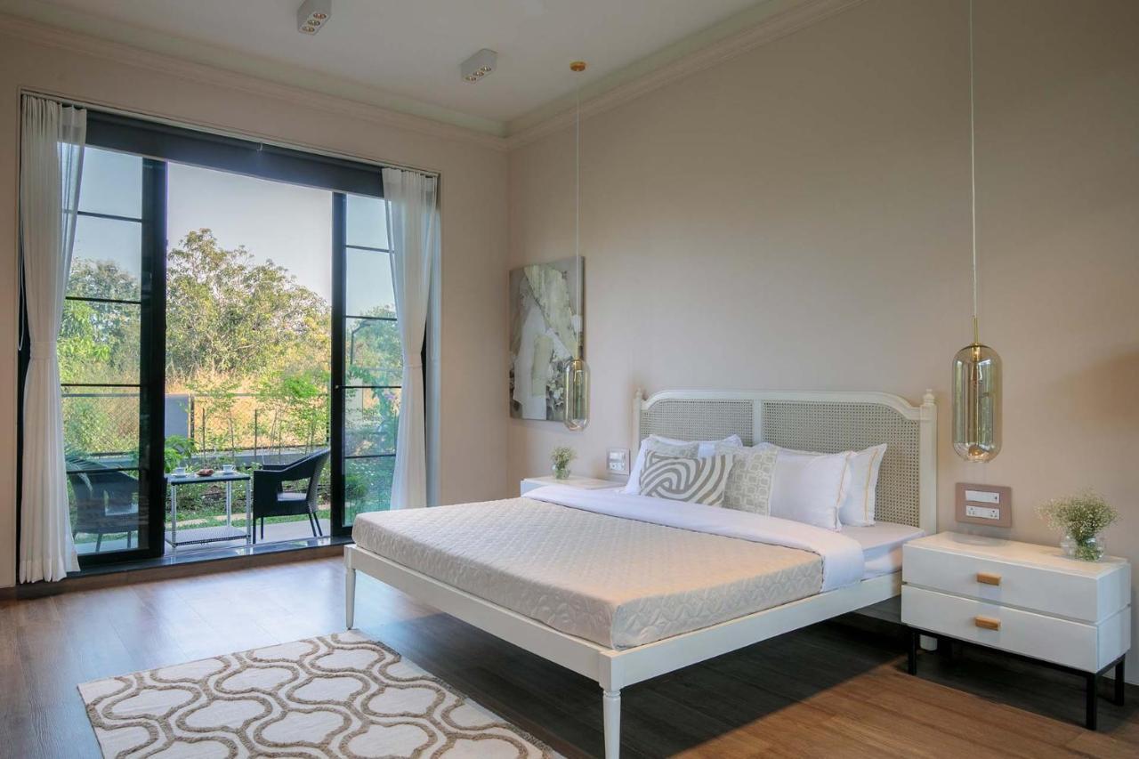 Stayvista At The Charcoal Villa Luxury Collection 阿里巴格 外观 照片