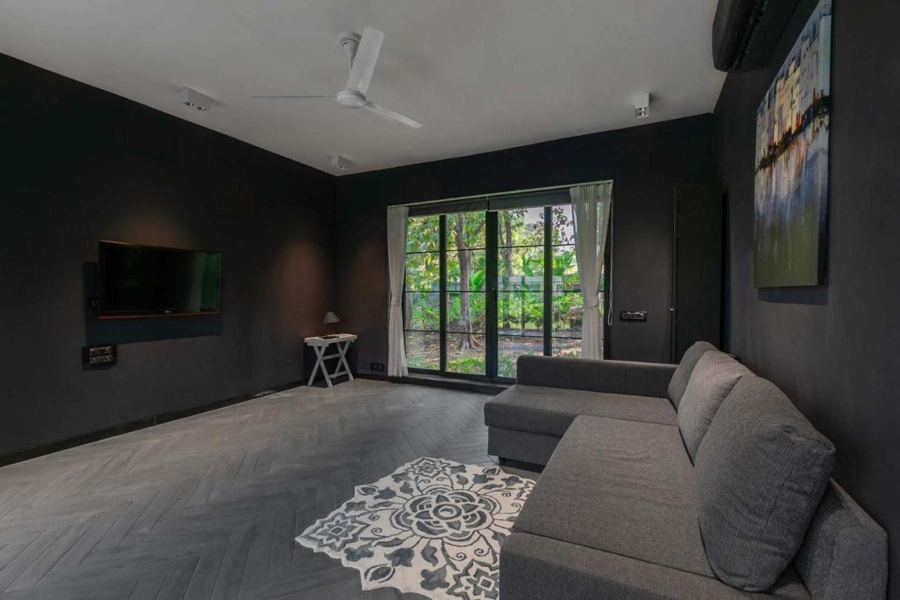 Stayvista At The Charcoal Villa Luxury Collection 阿里巴格 外观 照片